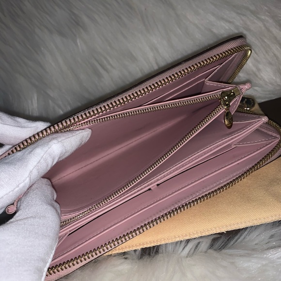 Louis Vuitton Zippy Wallet - Picture 7 of 8